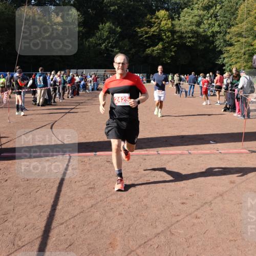 27.09.2026 - 35. Volkslauf durch das schöne Alstertal Strokosch-Dieckow http://msf.ph/oto/10586576 27.09.2026 12:09:21 Ziel 2317, 2425 meine-sportfotos.de