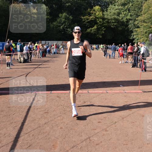 27.09.2026 - 35. Volkslauf durch das schöne Alstertal Strokosch-Dieckow http://msf.ph/oto/10586580 27.09.2026 12:09:02 Ziel 1062, 2056 meine-sportfotos.de