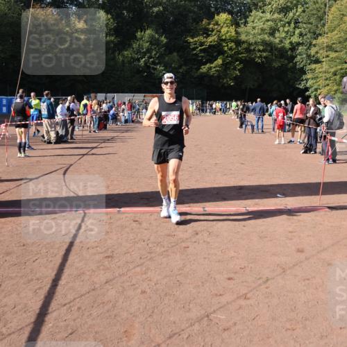27.09.2026 - 35. Volkslauf durch das schöne Alstertal Strokosch-Dieckow http://msf.ph/oto/10586588 27.09.2026 12:09:01 Ziel 1062, 2056 meine-sportfotos.de