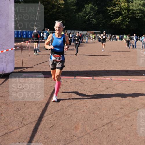 27.09.2026 - 35. Volkslauf durch das schöne Alstertal Strokosch-Dieckow http://msf.ph/oto/10586592 27.09.2026 12:08:58 Ziel 1046, 1062, 2014, 2056, 2273, 2409 meine-sportfotos.de