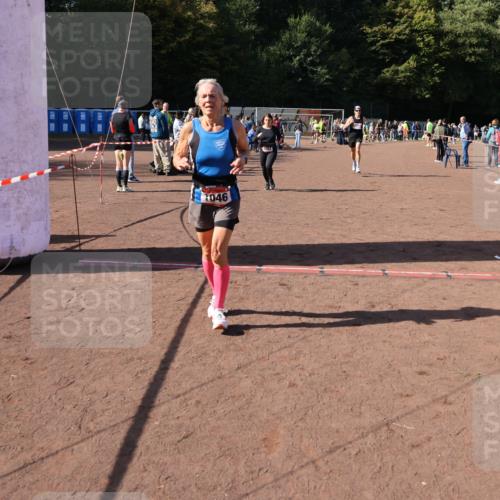 27.09.2026 - 35. Volkslauf durch das schöne Alstertal Strokosch-Dieckow http://msf.ph/oto/10586594 27.09.2026 12:08:57 Ziel 1046, 1062, 2014, 2056, 2273, 2409 meine-sportfotos.de