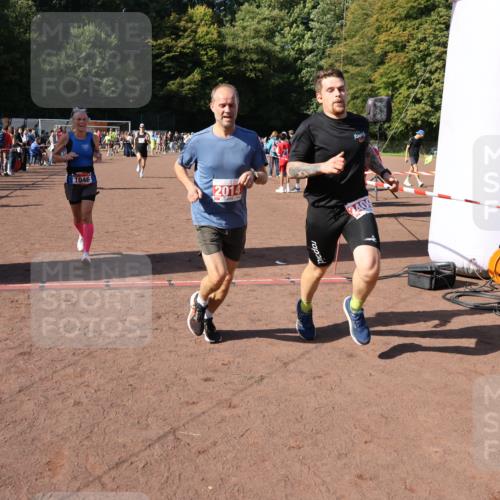 27.09.2026 - 35. Volkslauf durch das schöne Alstertal Strokosch-Dieckow http://msf.ph/oto/10586601 27.09.2026 12:08:56 Ziel 1046, 1062, 2014, 2056, 2273, 2409 meine-sportfotos.de
