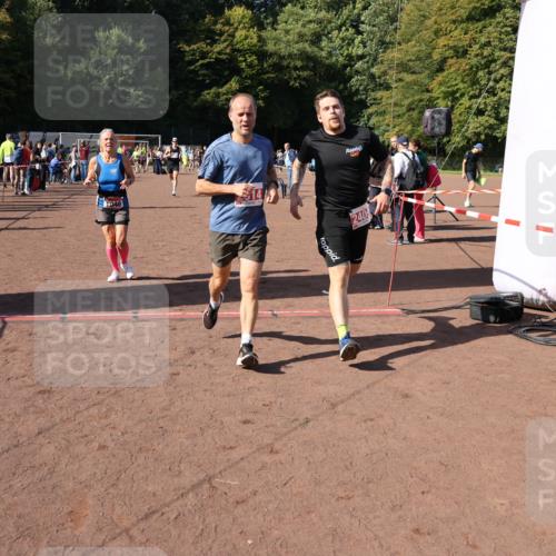 27.09.2026 - 35. Volkslauf durch das schöne Alstertal Strokosch-Dieckow http://msf.ph/oto/10586604 27.09.2026 12:08:56 Ziel 1046, 1062, 2014, 2056, 2273, 2409 meine-sportfotos.de