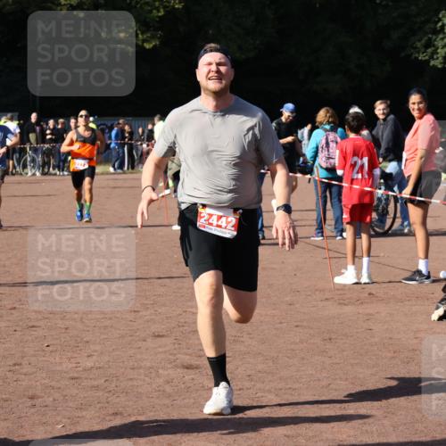 27.09.2026 - 35. Volkslauf durch das schöne Alstertal Strokosch-Dieckow http://msf.ph/oto/10586621 27.09.2026 12:08:48 Ziel 1046, 1569, 2014, 2273, 2409, 2411, 2442 meine-sportfotos.de