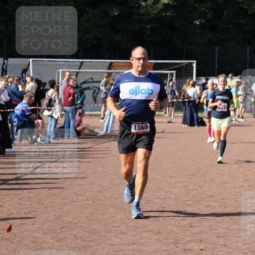 27.09.2026 - 35. Volkslauf durch das schöne Alstertal Strokosch-Dieckow http://msf.ph/oto/10586628 27.09.2026 12:08:47 Ziel 1569, 2014, 2273, 2409, 2411, 2442 meine-sportfotos.de