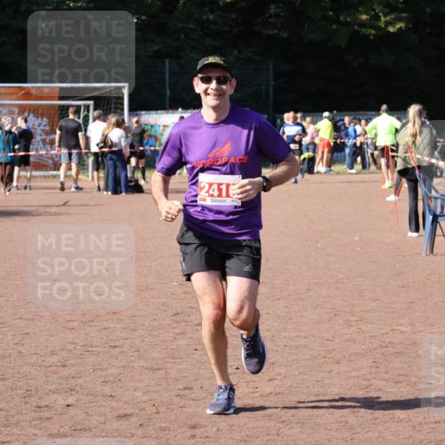 27.09.2026 - 35. Volkslauf durch das schöne Alstertal Strokosch-Dieckow http://msf.ph/oto/10586630 27.09.2026 12:08:33 Ziel 2410 meine-sportfotos.de
