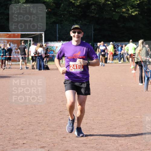 27.09.2026 - 35. Volkslauf durch das schöne Alstertal Strokosch-Dieckow http://msf.ph/oto/10586634 27.09.2026 12:08:33 Ziel 2410 meine-sportfotos.de