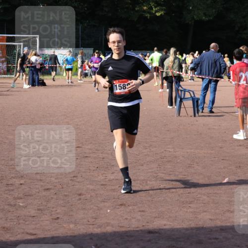 27.09.2026 - 35. Volkslauf durch das schöne Alstertal Strokosch-Dieckow http://msf.ph/oto/10586642 27.09.2026 12:08:25 Ziel 1588 meine-sportfotos.de