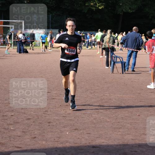 27.09.2026 - 35. Volkslauf durch das schöne Alstertal Strokosch-Dieckow http://msf.ph/oto/10586648 27.09.2026 12:08:24 Ziel 1588 meine-sportfotos.de