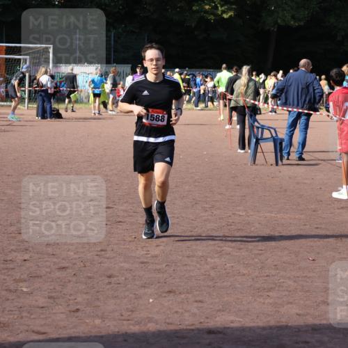 27.09.2026 - 35. Volkslauf durch das schöne Alstertal Strokosch-Dieckow http://msf.ph/oto/10586649 27.09.2026 12:08:24 Ziel 1588 meine-sportfotos.de