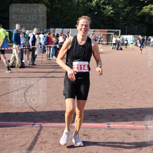 27.09.2026 - 35. Volkslauf durch das schöne Alstertal Strokosch-Dieckow http://msf.ph/oto/10586657 27.09.2026 12:08:07 Ziel 2114, 2336, 3969 meine-sportfotos.de