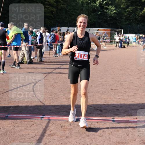 27.09.2026 - 35. Volkslauf durch das schöne Alstertal Strokosch-Dieckow http://msf.ph/oto/10586661 27.09.2026 12:08:07 Ziel 2114, 2336, 3969 meine-sportfotos.de