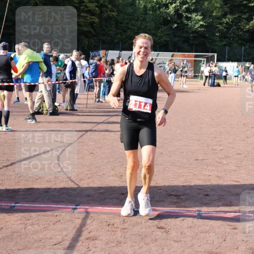 27.09.2026 - 35. Volkslauf durch das schöne Alstertal Strokosch-Dieckow http://msf.ph/oto/10586662 27.09.2026 12:08:07 Ziel 2114, 2336, 3969 meine-sportfotos.de