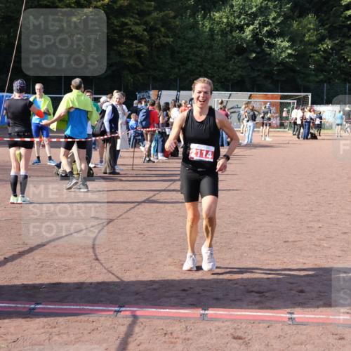 27.09.2026 - 35. Volkslauf durch das schöne Alstertal Strokosch-Dieckow http://msf.ph/oto/10586671 27.09.2026 12:08:06 Ziel 2114, 2336, 3969 meine-sportfotos.de