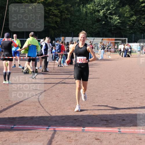 27.09.2026 - 35. Volkslauf durch das schöne Alstertal Strokosch-Dieckow http://msf.ph/oto/10586673 27.09.2026 12:08:06 Ziel 2114, 2336, 3969 meine-sportfotos.de