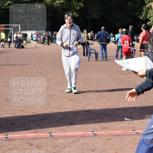 27.09.2026 - 35. Volkslauf durch das schöne Alstertal Strokosch-Dieckow http://msf.ph/oto/10586677 27.09.2026 12:08:02 Ziel 2112, 2114, 3969 meine-sportfotos.de