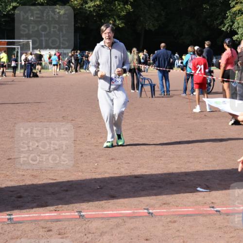 27.09.2026 - 35. Volkslauf durch das schöne Alstertal Strokosch-Dieckow http://msf.ph/oto/10586678 27.09.2026 12:08:02 Ziel 2112, 2114, 3969 meine-sportfotos.de