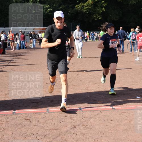 27.09.2026 - 35. Volkslauf durch das schöne Alstertal Strokosch-Dieckow http://msf.ph/oto/10586693 27.09.2026 12:07:57 Ziel 1043, 2112, 2443, 3969 meine-sportfotos.de