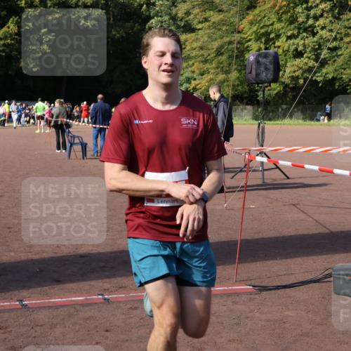 27.09.2026 - 35. Volkslauf durch das schöne Alstertal Strokosch-Dieckow http://msf.ph/oto/10586701 27.09.2026 12:07:40 Ziel 2445 meine-sportfotos.de