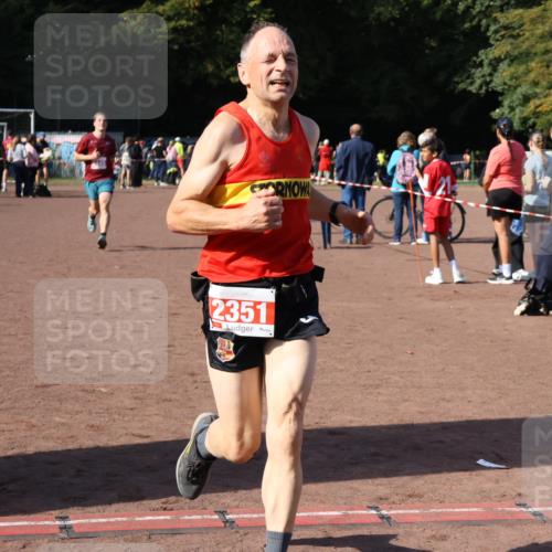 27.09.2026 - 35. Volkslauf durch das schöne Alstertal Strokosch-Dieckow http://msf.ph/oto/10586711 27.09.2026 12:07:35 Ziel 2351, 2445 meine-sportfotos.de