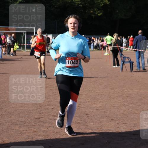 27.09.2026 - 35. Volkslauf durch das schöne Alstertal Strokosch-Dieckow http://msf.ph/oto/10586727 27.09.2026 12:07:30 Ziel 1042, 2351 meine-sportfotos.de