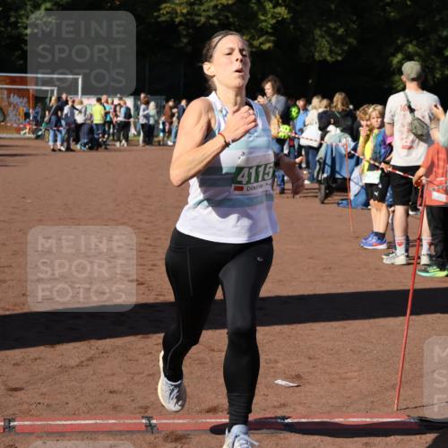27.09.2026 - 35. Volkslauf durch das schöne Alstertal Strokosch-Dieckow http://msf.ph/oto/10586737 27.09.2026 11:01:02 Ziel 4042, 4115 meine-sportfotos.de