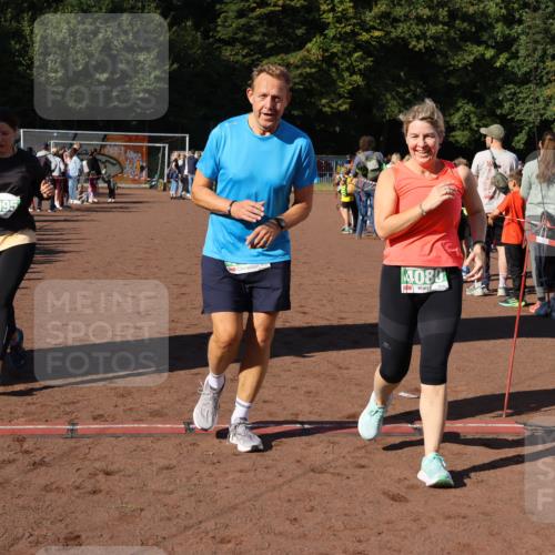 27.09.2026 - 35. Volkslauf durch das schöne Alstertal Strokosch-Dieckow http://msf.ph/oto/10586763 27.09.2026 11:00:31 Ziel 4041, 4080, 4093, 4095 meine-sportfotos.de