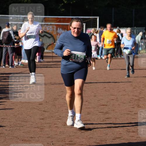 27.09.2026 - 35. Volkslauf durch das schöne Alstertal Strokosch-Dieckow http://msf.ph/oto/10586804 27.09.2026 10:59:50 Ziel 4117, 4130, 4134, 4155, 4159, 4160 meine-sportfotos.de