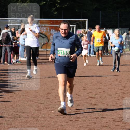 27.09.2026 - 35. Volkslauf durch das schöne Alstertal Strokosch-Dieckow http://msf.ph/oto/10586808 27.09.2026 10:59:50 Ziel 4117, 4130, 4134, 4155, 4159, 4160 meine-sportfotos.de