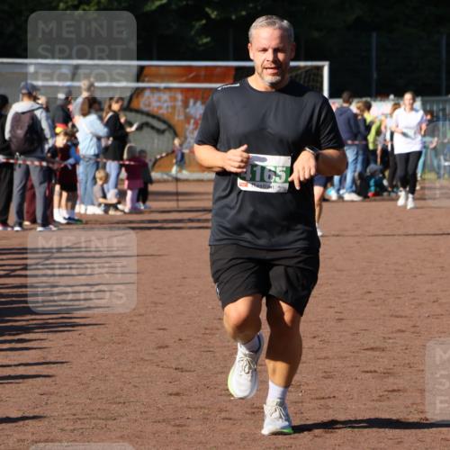 27.09.2026 - 35. Volkslauf durch das schöne Alstertal Strokosch-Dieckow http://msf.ph/oto/10586810 27.09.2026 10:59:43 Ziel 4155, 4165, 4235 meine-sportfotos.de