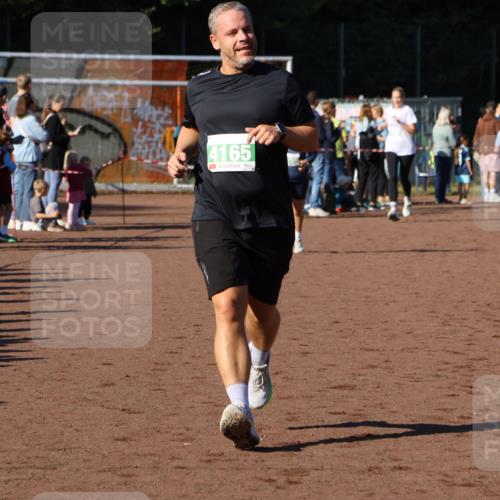 27.09.2026 - 35. Volkslauf durch das schöne Alstertal Strokosch-Dieckow http://msf.ph/oto/10586818 27.09.2026 10:59:42 Ziel 4155, 4165, 4235 meine-sportfotos.de