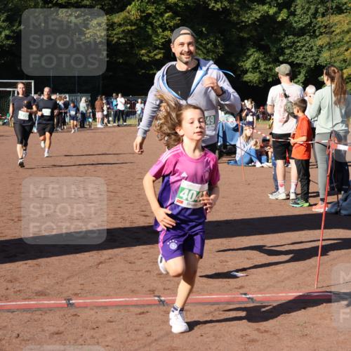 27.09.2026 - 35. Volkslauf durch das schöne Alstertal Strokosch-Dieckow http://msf.ph/oto/10586829 27.09.2026 10:59:38 Ziel 4047, 4049, 4165, 4235 meine-sportfotos.de