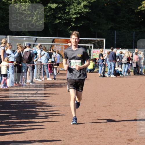 27.09.2026 - 35. Volkslauf durch das schöne Alstertal Strokosch-Dieckow http://msf.ph/oto/10586956 27.09.2026 10:57:32 Ziel 4028, 4030, 4085 meine-sportfotos.de