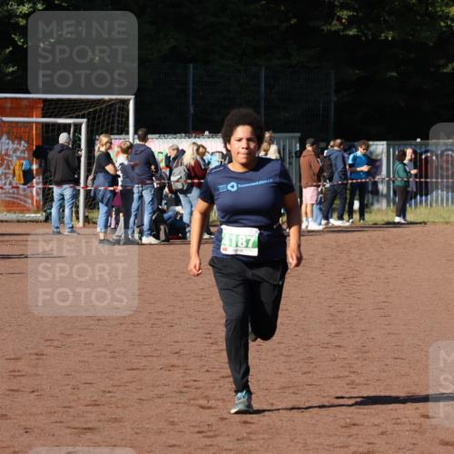 27.09.2026 - 35. Volkslauf durch das schöne Alstertal Strokosch-Dieckow http://msf.ph/oto/10586993 27.09.2026 10:56:40 Ziel 4187 meine-sportfotos.de
