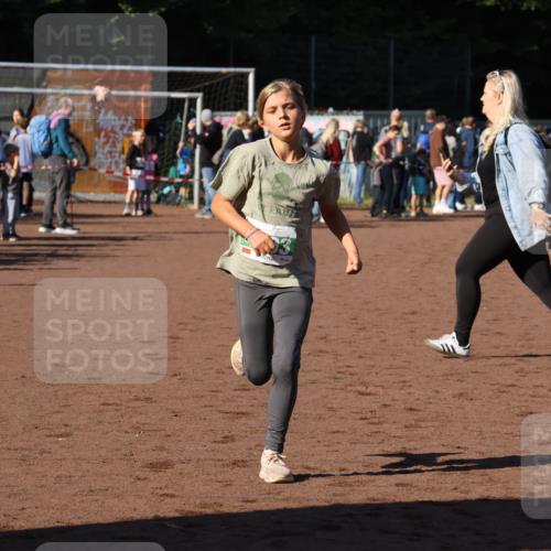 27.09.2026 - 35. Volkslauf durch das schöne Alstertal Strokosch-Dieckow http://msf.ph/oto/10586995 27.09.2026 10:56:23 Ziel 4103 meine-sportfotos.de