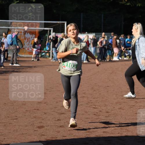 27.09.2026 - 35. Volkslauf durch das schöne Alstertal Strokosch-Dieckow http://msf.ph/oto/10586996 27.09.2026 10:56:22 Ziel 4103 meine-sportfotos.de