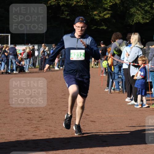 27.09.2026 - 35. Volkslauf durch das schöne Alstertal Strokosch-Dieckow http://msf.ph/oto/10587052 27.09.2026 10:55:44 Ziel 4138, 4232 meine-sportfotos.de