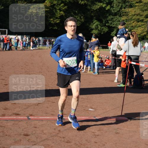 27.09.2026 - 35. Volkslauf durch das schöne Alstertal Strokosch-Dieckow http://msf.ph/oto/10587081 27.09.2026 10:54:46 Ziel 4005, 5002 meine-sportfotos.de