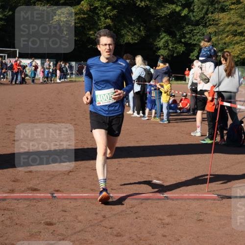 27.09.2026 - 35. Volkslauf durch das schöne Alstertal Strokosch-Dieckow http://msf.ph/oto/10587084 27.09.2026 10:54:46 Ziel 4005, 5002 meine-sportfotos.de