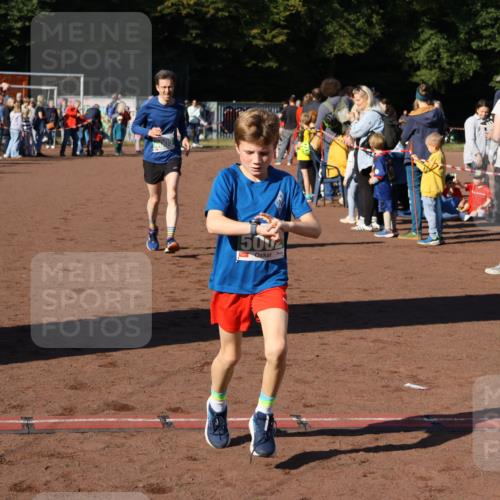 27.09.2026 - 35. Volkslauf durch das schöne Alstertal Strokosch-Dieckow http://msf.ph/oto/10587088 27.09.2026 10:54:44 Ziel 4005, 5002 meine-sportfotos.de