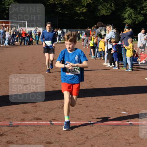 27.09.2026 - 35. Volkslauf durch das schöne Alstertal Strokosch-Dieckow http://msf.ph/oto/10587090 27.09.2026 10:54:43 Ziel 4005, 5002 meine-sportfotos.de