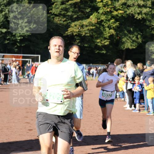 27.09.2026 - 35. Volkslauf durch das schöne Alstertal Strokosch-Dieckow http://msf.ph/oto/10587092 27.09.2026 10:54:38 Ziel 4005, 4032, 4033, 4063, 4064, 4209, 5002 meine-sportfotos.de