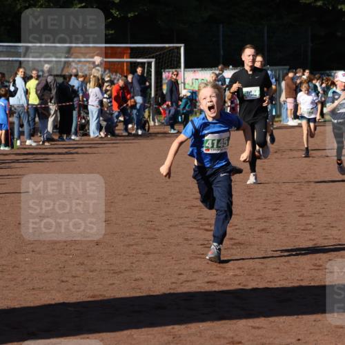 27.09.2026 - 35. Volkslauf durch das schöne Alstertal Strokosch-Dieckow http://msf.ph/oto/10587118 27.09.2026 10:54:31 Ziel 4032, 4033, 4063, 4064, 4145, 4209 meine-sportfotos.de