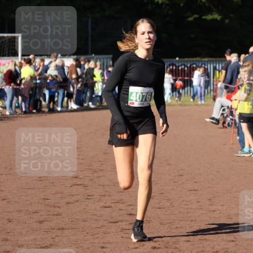 27.09.2026 - 35. Volkslauf durch das schöne Alstertal Strokosch-Dieckow http://msf.ph/oto/10587192 27.09.2026 10:52:59 Ziel 4076 meine-sportfotos.de