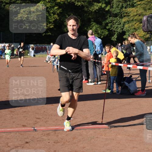 27.09.2026 - 35. Volkslauf durch das schöne Alstertal Strokosch-Dieckow http://msf.ph/oto/10587258 27.09.2026 10:50:48 Ziel 4074, 4119, 4126, 4958 meine-sportfotos.de