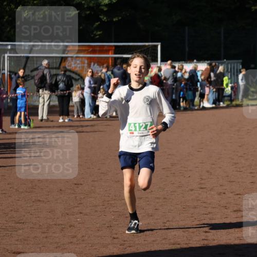 27.09.2026 - 35. Volkslauf durch das schöne Alstertal Strokosch-Dieckow http://msf.ph/oto/10587283 27.09.2026 10:50:10 Ziel 4127 meine-sportfotos.de