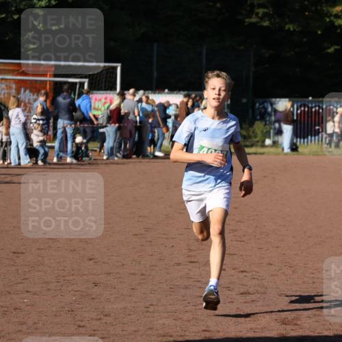 27.09.2026 - 35. Volkslauf durch das schöne Alstertal Strokosch-Dieckow http://msf.ph/oto/10587290 27.09.2026 10:49:44 Ziel 4097 meine-sportfotos.de