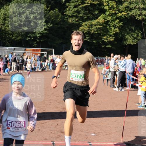 27.09.2026 - 35. Volkslauf durch das schöne Alstertal Strokosch-Dieckow http://msf.ph/oto/10587297 27.09.2026 10:49:15 Ziel 4077, 5057, 5065, 5066, 5067 meine-sportfotos.de