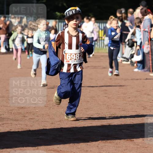 27.09.2026 - 35. Volkslauf durch das schöne Alstertal Strokosch-Dieckow http://msf.ph/oto/10587364 27.09.2026 10:42:42 Ziel 16982 meine-sportfotos.de