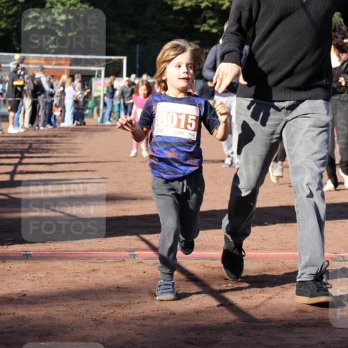 27.09.2026 - 35. Volkslauf durch das schöne Alstertal Strokosch-Dieckow http://msf.ph/oto/10587411 27.09.2026 10:43:04 Ziel 6015 meine-sportfotos.de